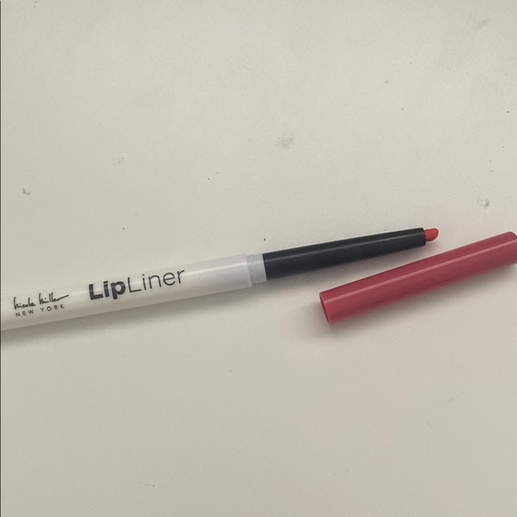 Lip Liner Set - Red and Pink - Picture 3 of 4